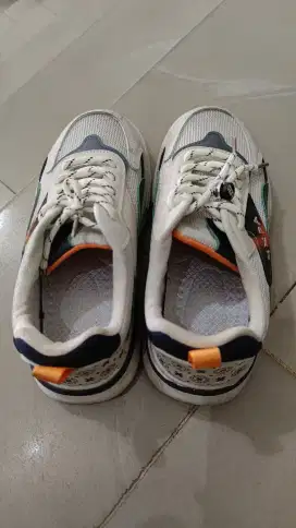 Sepatu anak baru pakai 1x