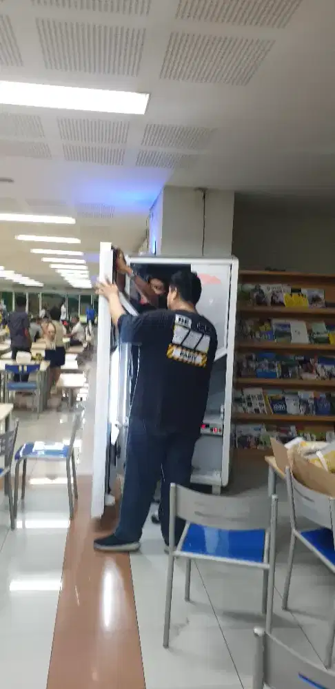 Dibutuhkan Penjaga Toko, Kasir, Supir, Helper