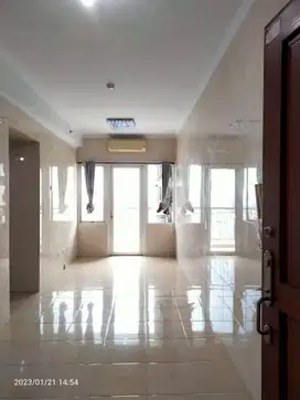 Disewakan apartement grand palace kemayoran pertahun kosongan  murah