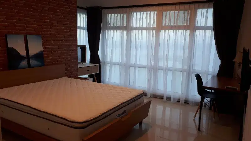 SEWA 3BR CONDOMINIUM FULLY FURNITURE GREEN BAY PLUIT.