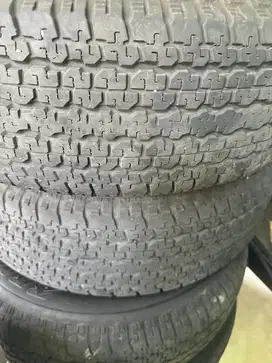 Ban bekas masih bagus
