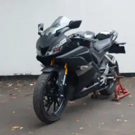 Yamaha R15 V3 th 2021 dp.kredit 1 juta