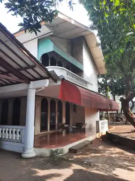 DIJUAL RUMAH HOEK BESAR KAWASAN KEBON JERUK PINGGIR JALAN RAYA