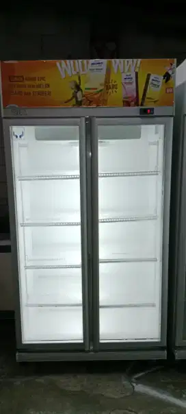 Jual pendingin minuman showcase 2 pintu mrk GEA kondisi barang normal