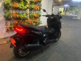 Yamaha X-Max hitam 2022