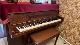 Piano Yamaha bekas