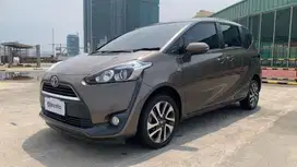 TDP 8Jt Toyota Sienta 1.5 V Bensin-AT 2017 Coklat /