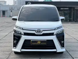 Toyota Voxy 2.0 Automatic Bensin Sunroft 2019 /2020