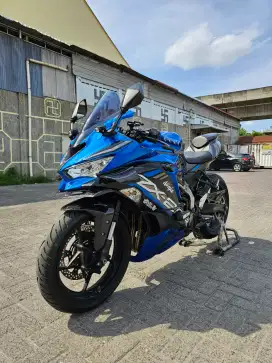 Kawasaki ZX25R ABS Biru 2021