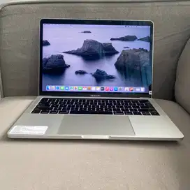 MacBook Pro 2018 TB 13 RAM 8/256 GB