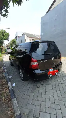 grand livina SV mt 2013 hitam