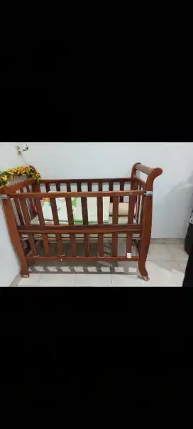 Box bayi atau tempat tidur bayi atau keranjang bayi tidur