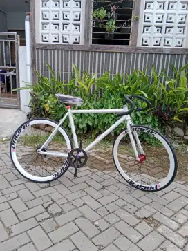 Sepeda Fixie Frame Putih
