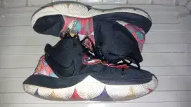 Sepatu Basket Nike Kyrie Size 42.5