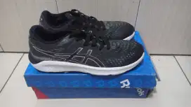 Sepatu Running Asics Size 40