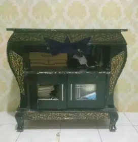 Meja TV bahan kayu kokoh