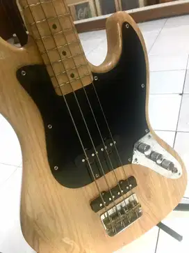 Bass Squier Jazz Bass