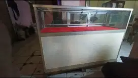 Etalase toko untuk usaha