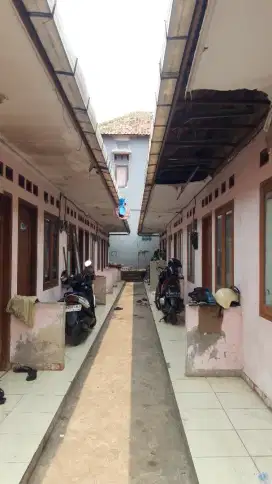 Kontrakan 10 pintu