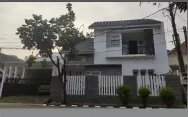 Jual Rumah Besar Dan Luas, Di Perumahan Exclusive Jatiwaringin Bekasi