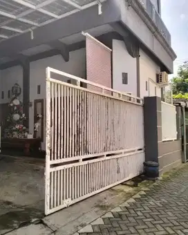 dijual rumah 2 lantai Kedungwaru Tulungagung cocok buat kos kosan