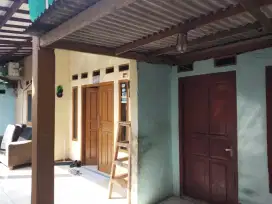 Dijual cepat rumah dengan luas tanah 100m² harga 350 juta bisa nego.
