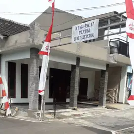 Disewakan Tahunan Rumah 2 Lantai Baru Direnovasi