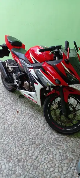 HONDA CBR 150 TAHUN 2016