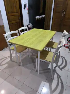 MEJA MAKAN 4 ORANG + 4 KURSI – MEREK OLYMPIC – HARGA MURAH!