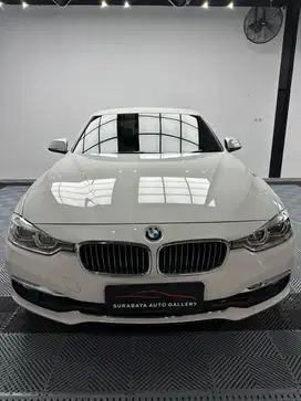 Jual Cepat BMW 320i LCI Luxury 2018 pmk 2019 low KM Record dari baru