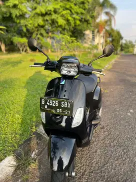 Vespa Matic S 125 iGet Black Tahun 2022