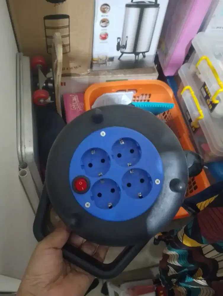 Kabel roll 4 lubang 10m