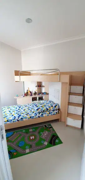 Tempat tidur tingkat anak INFORMA preloved