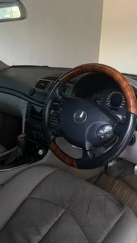 mercedes benz E200 W211 2024