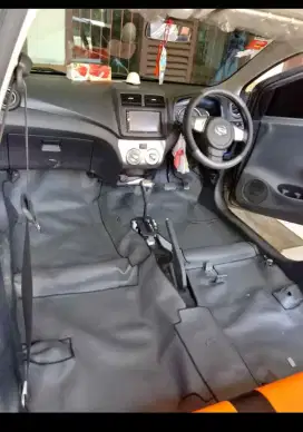 Jual karpet dasar dan sarung jok mobil...