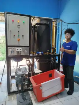 MESIN ICE/ES KRISTAL TUBE SAMUI
