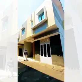 Townhouse 2 Lantai Tengah Kota cuma 1 menit ke Pasar KM5 Talang Ratu