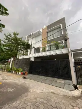 Dijual Rumah Estetik 2 Lantai di Billymoon Jakarta Timur