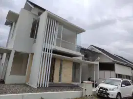 Disewakan Rumah 2 lt
