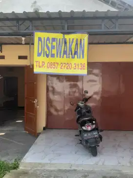 Disewakan rumah untuk usaha