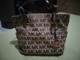 Tas MICHAEL KOrlRS
