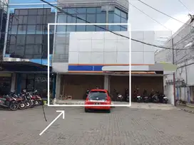 Ruko 3 lantai disewakan di banyumanik