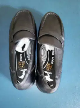 Sepatu loafers wanita