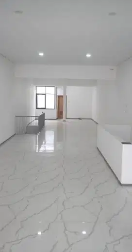 disewakan murah ruko baru renovasi area kemang