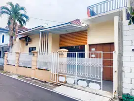 Rumah Second Bagus Terawat Dekat Kantor DPRD Solo