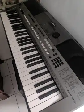 Keyboard Yamaha PSR E443