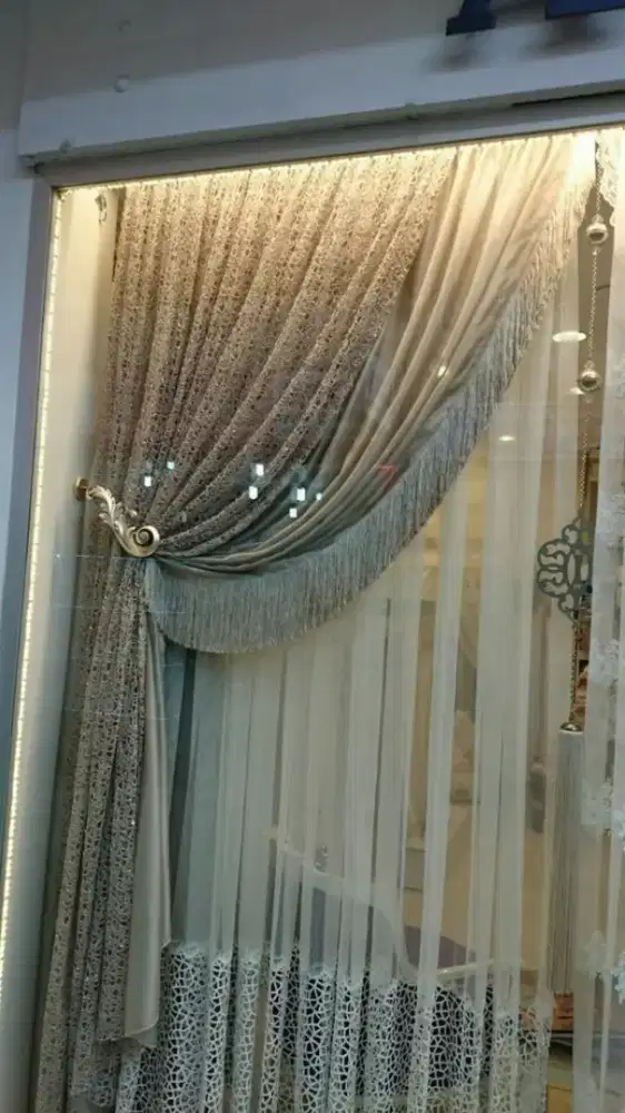 Jual gordyn gorden tirai vertikal roll blind jasa wallpaper dinding vi