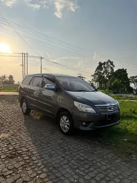 Toyota Kijang Innova 2012 Bensin