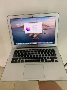 Macbook Air 13 in 2017 i5 8 128gb