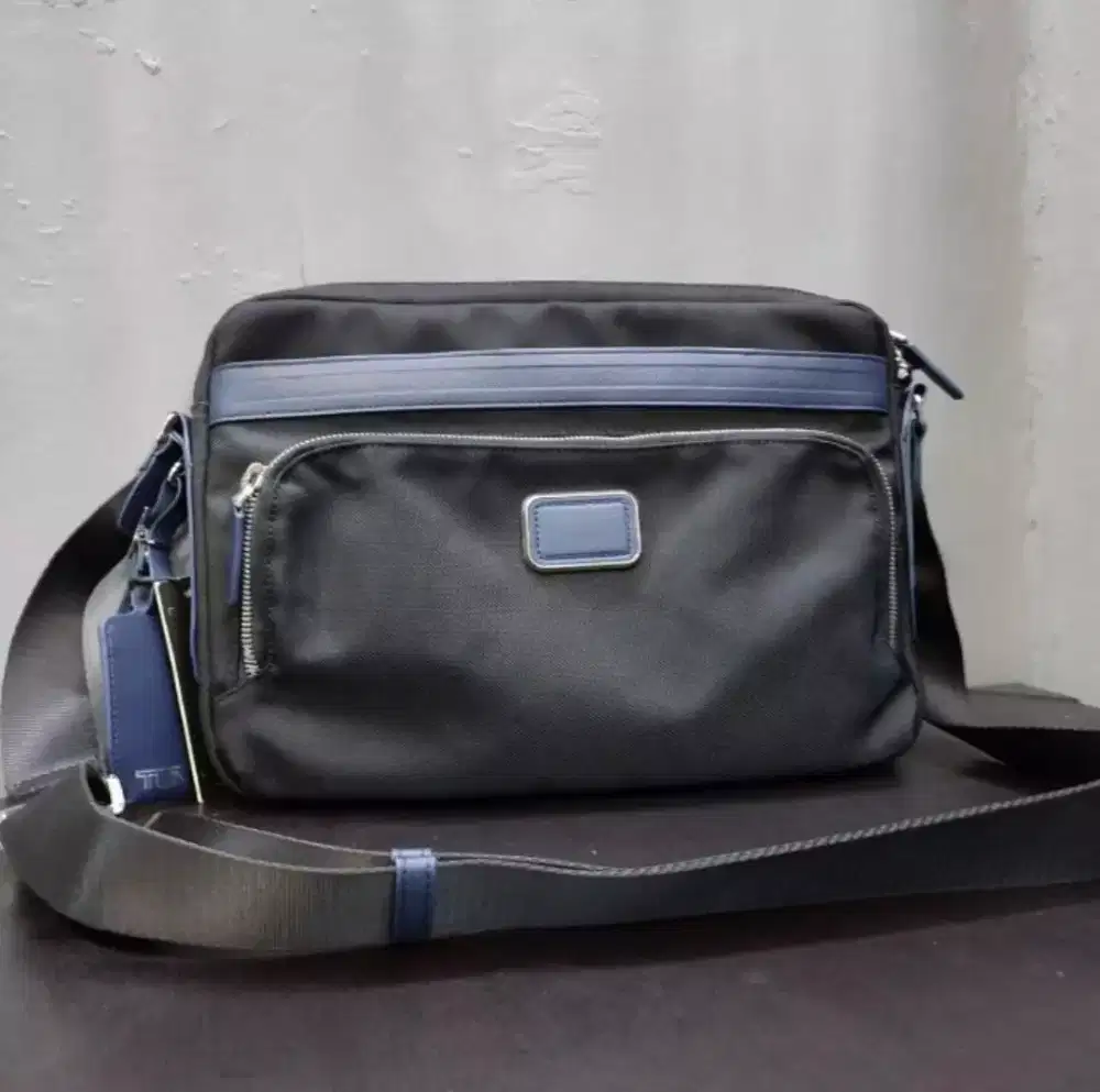 Tas Tumi East West Jarvis Selempang Pria Slingbag New edition